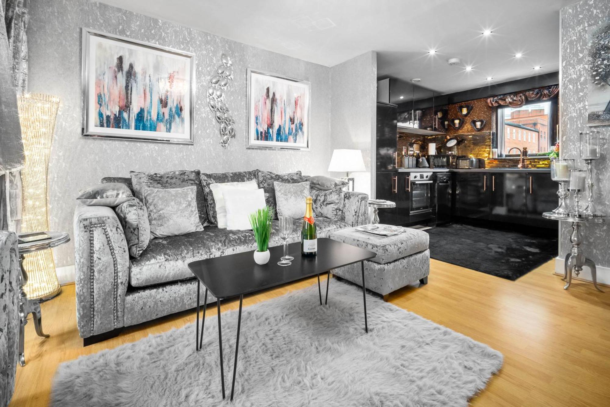 Luxury 1 Bed Flat With Parking 11K - Top Rated - Netflix - Wifi - 70 Inch Smart Tv - Birmingham City Centre - Tv In Bedroom - Top Rated Zewnętrze zdjęcie