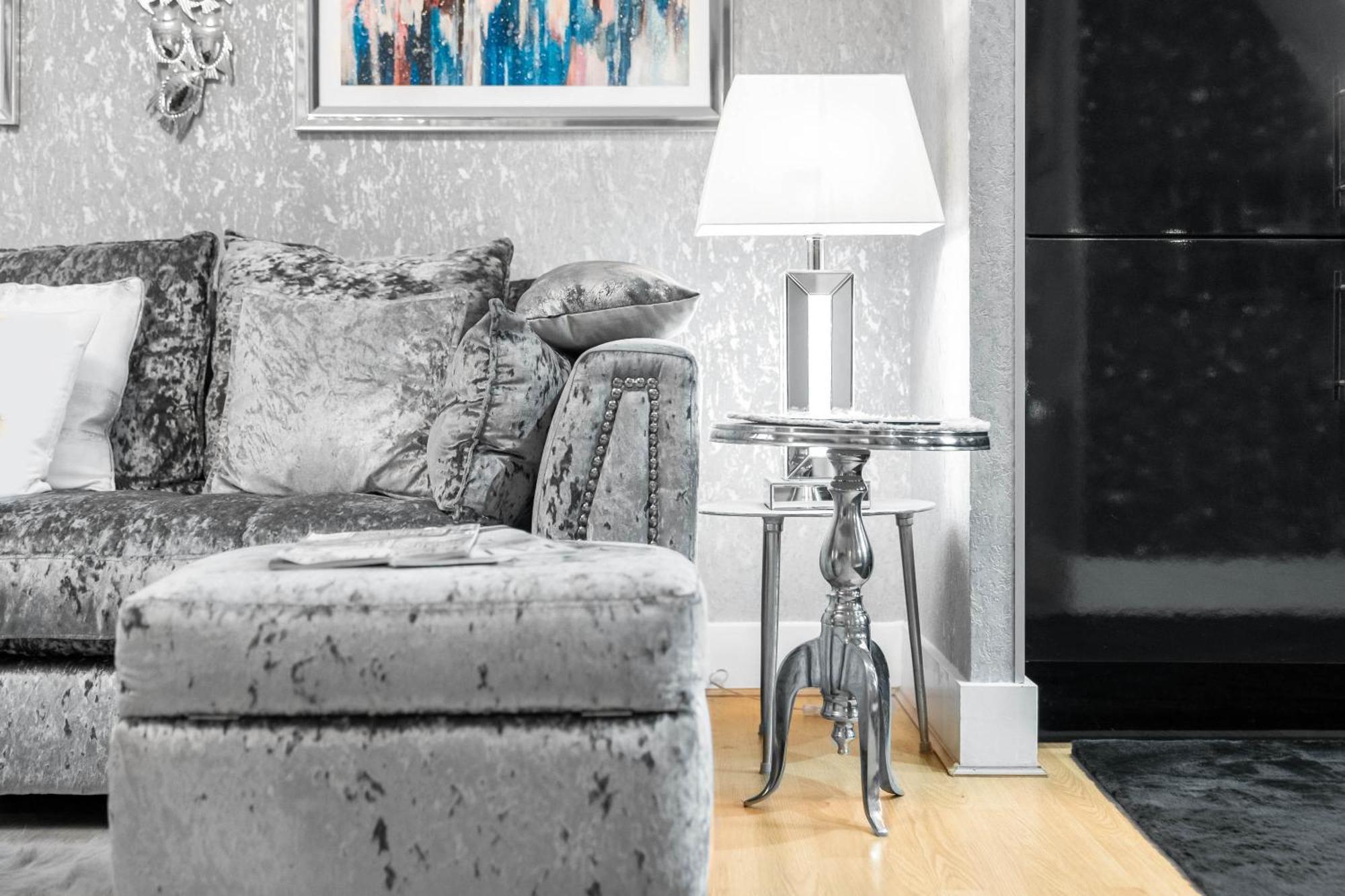 Luxury 1 Bed Flat With Parking 11K - Top Rated - Netflix - Wifi - 70 Inch Smart Tv - Birmingham City Centre - Tv In Bedroom - Top Rated Zewnętrze zdjęcie